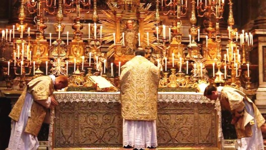 Tradizione: più Messe Tridentine mentre i Vescovi rispondono al questionario